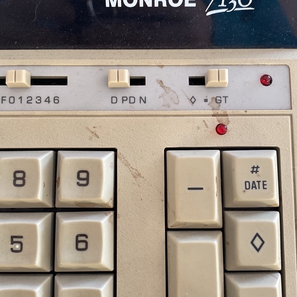 Monroe, with a calculator company, Monroe systems for business model, 7130 - Picture 2 of 6